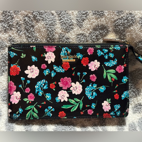 kate spade Handbags - Kate Spade New York Cameron Street Jardin Leila